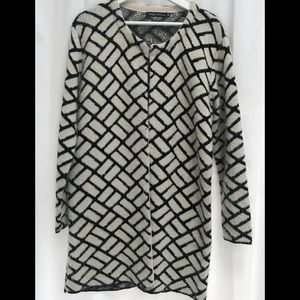 High Secret black & white graphic sweater coat, M
